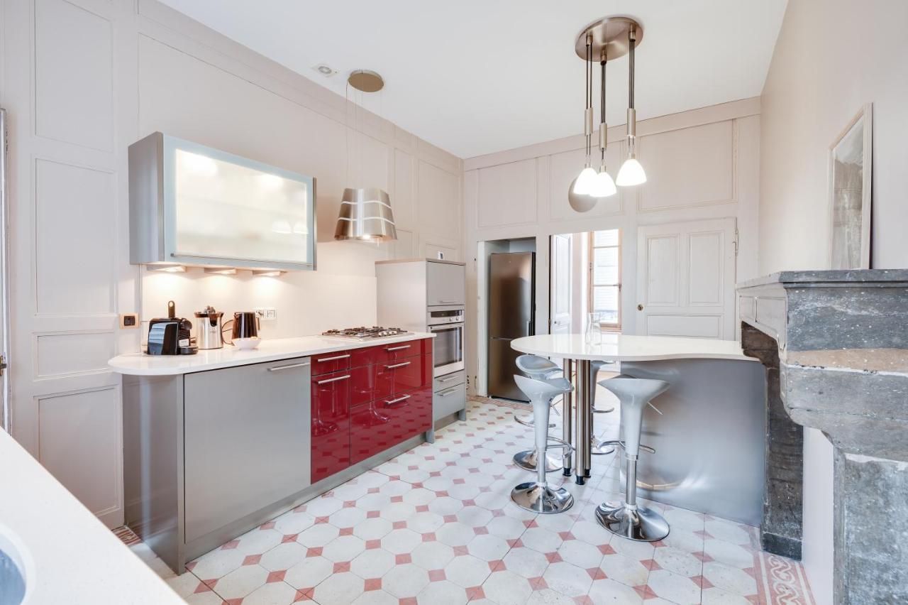 Grand Appartement 8 Personnes Terrasse Privative Hyper Centre Calme Lons-le-Saunier Exterior foto